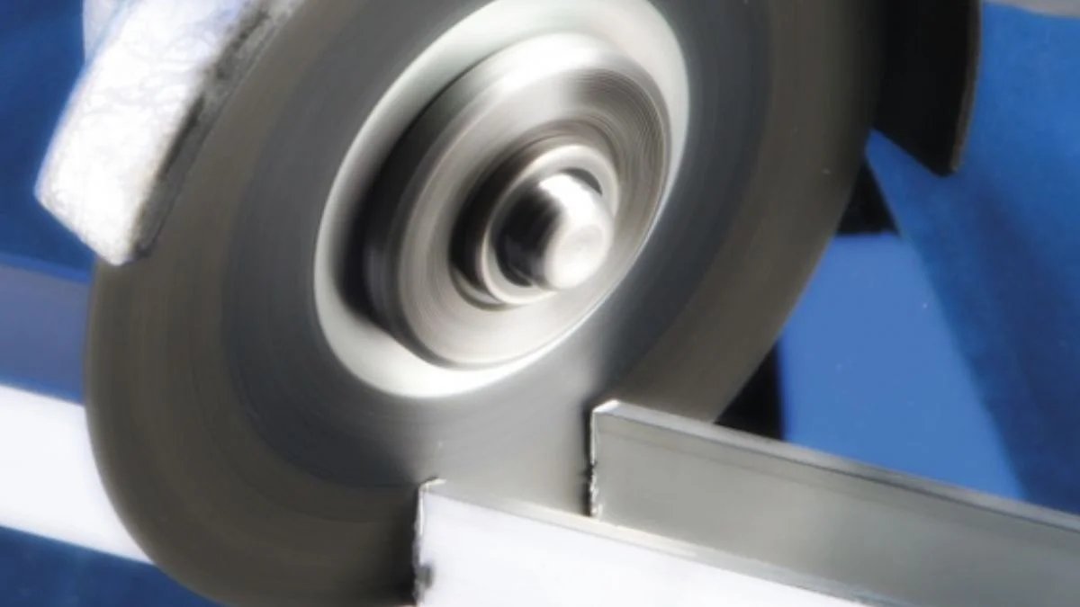 saw that cuts aluminum