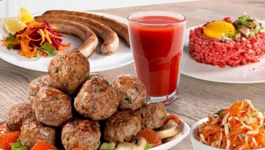 Meat grinder, a great help in the cold season