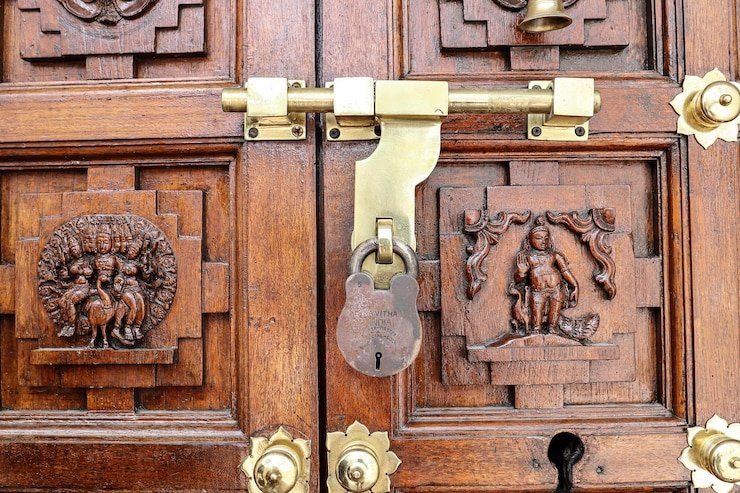 How we choose the right hardware for restored doors